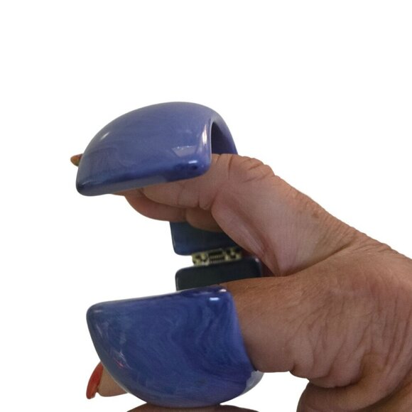 Vintage Retro Lucite Blue Marbled Hinged Clamper Bracelet - Picture 3 of 3